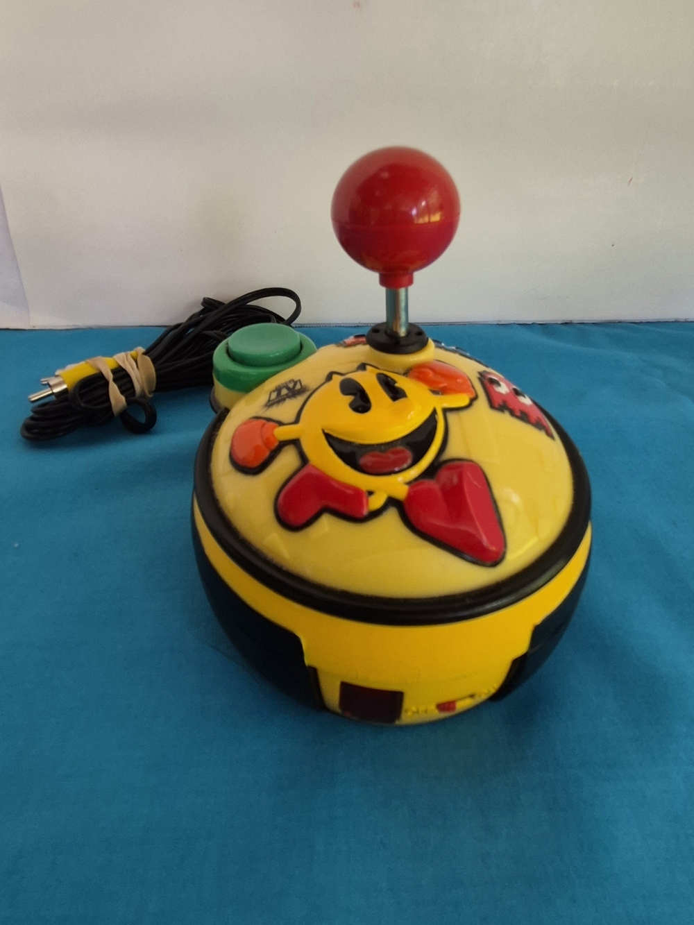 Pac Man Plug and Play Games Home Console Yellow Joy Stick Jakks Pacific
